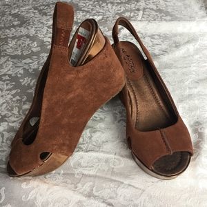 Kenneth Cole Reaction Leather wedge Sandals 7.5